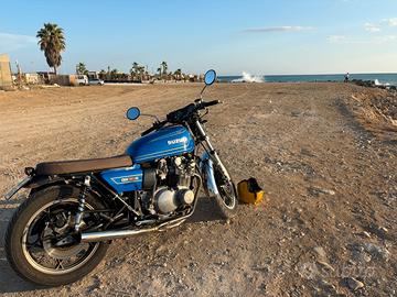 Moto Suzuki GS750E caferacer