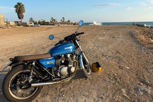 Moto Suzuki GS750E caferacer