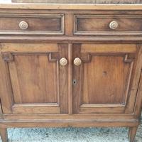 Vecchia credenza piccole dimensioni per decapare 