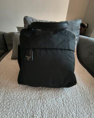 Borsa Prada grande  in nylon