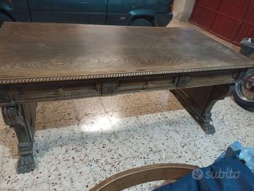 Scrivania dell'ottocento