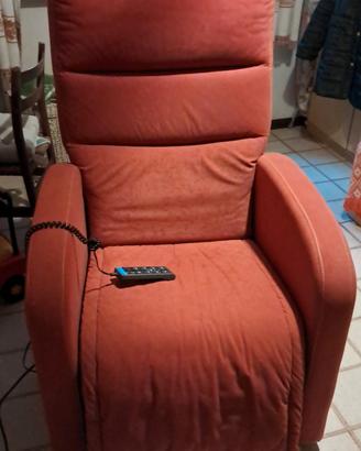 Poltrona  alzapersona elettrica