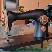 macchina da cucire  vintage per arredo