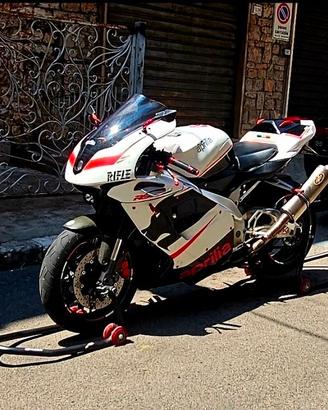 Aprilia RSV Mille 1997 – Esemplare unico con livre