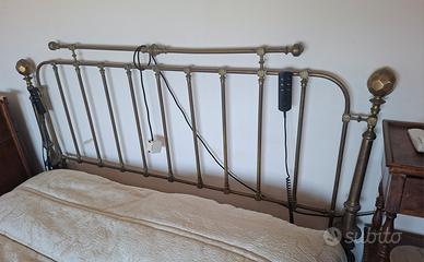 Testiera per letto matrimoniale in ottone antico