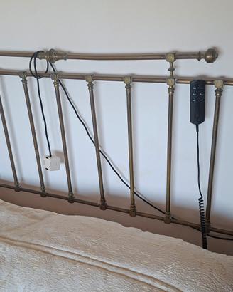 Testiera per letto matrimoniale in ottone antico