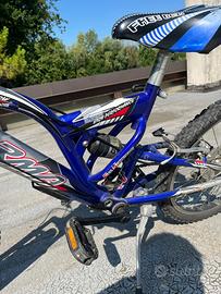 Bici ZARMA blu ammortizzata 8/10 anni