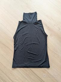 Sottogiacca nero glitterato a lupetto 