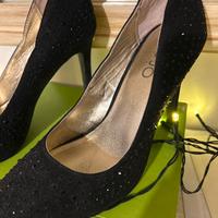 Scarpe con tacco e brillantini