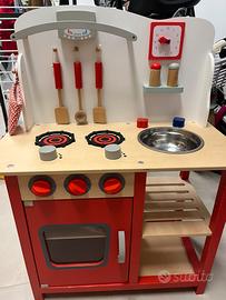 Cucina giocattolo