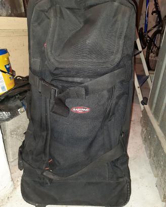 GRANDE ZAINO EASTPAK
