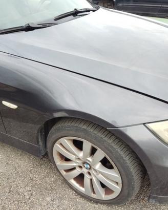 Parafango destro BMW 320D del 2006