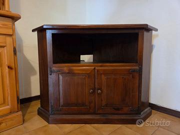 Angoliera in legno 80*80 cm per TV