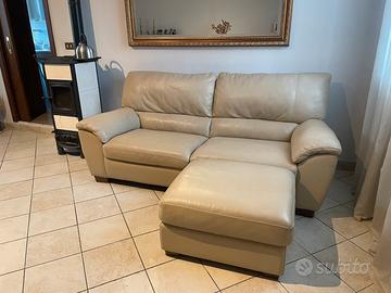 Divano Divani&Divani con pouf abbinato
