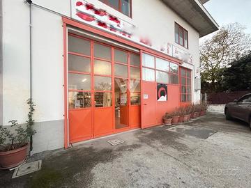Locale commerciale di 220mq- con piazzale di 150mq