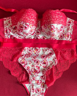 Lingerie 2 pezzi coppa 3B taglia 44/46 Avon