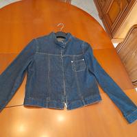 Giubbotto da donna di jeans.