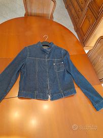 Giubbotto da donna di jeans.