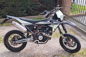 Fantic Motard 125 4T 