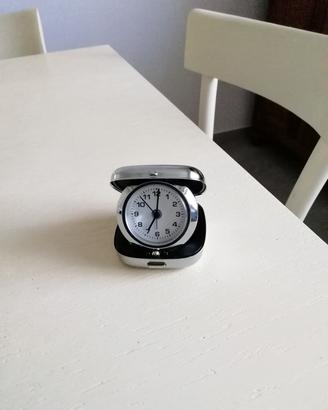 elegante sveglia da viaggio 