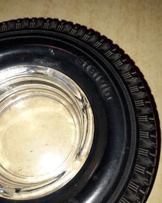 posacenere Pirelli 
