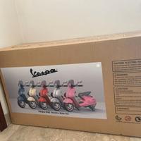 Vespa Piaggio 946 Elettrica 12V per Bambini Rossa