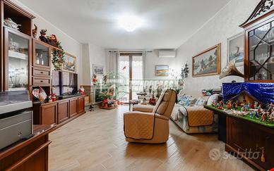 QUADRILOCALE RISTRUTTURATO CON BOX DI 43 MQ