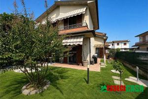 Villa di 135 m² con 4 locali e box auto a Arzago d