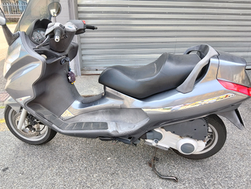 Piaggio X8 cilindrata 250