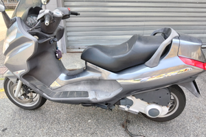 Piaggio X8 cilindrata 250