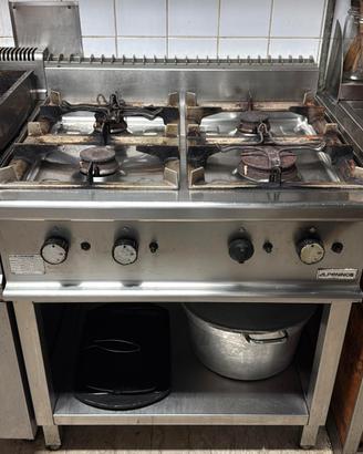 CUCINA  A GAS 4 FUOCHI