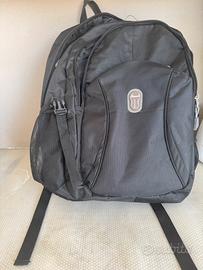 Zaino nero multi-scomparto