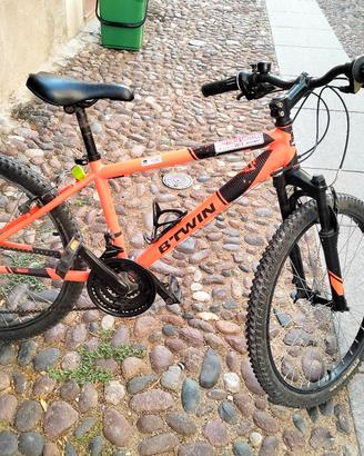 Bicicletta mountain-bike 