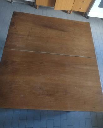 Tavolo in legno massello 
