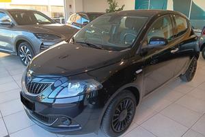 Lancia Ypsilon Hybrid Silver 1.0 (70 cv)