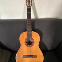 Chitarra classica Yamaha C40 con custodia