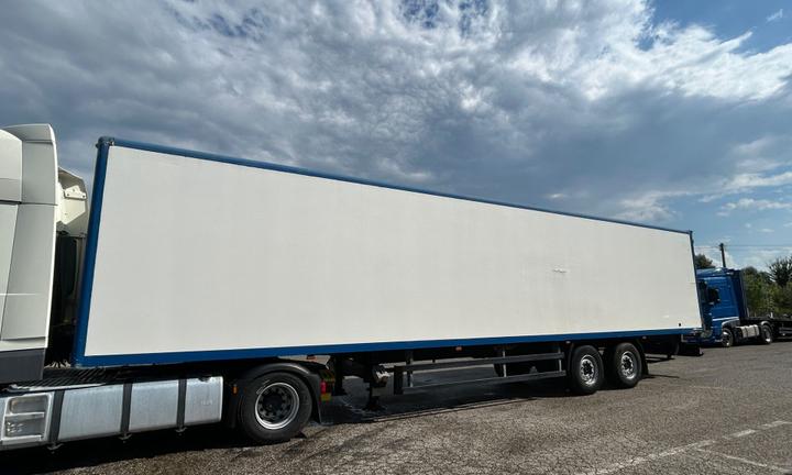 Semirimorchio furgonato Spier 2001