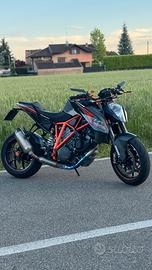 KTM Superduke 1290 R 2015