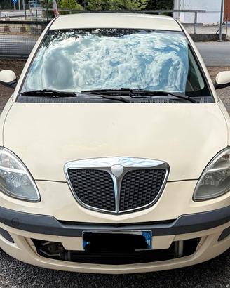 Lancia Ypsilon