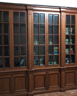 Libreria fatta a mano