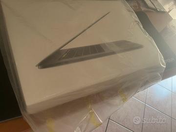 MacBook Pro 15” 2019, 32gbram ddr4 cpu i9