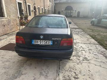 BMW 520i