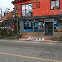 Magazzino commerciale su piano lago