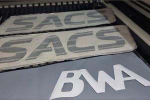 Scritte e loghi su misura per gommoni e barche