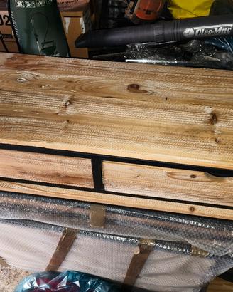 scaffale con due cassetti 