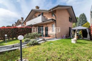 VILLETTA DI TESTA CON GIARDINO DI PROPRIETA'