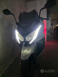 KYMCO AK 550