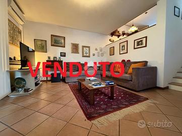 VILLA A SCHIERA D'ANGOLO A PESSANO CON BORNAGO