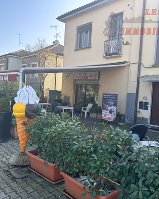 Immobile di 150 m² con 2 locali a Certosa di Pavia