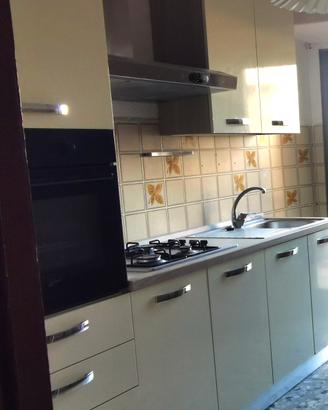 cucina componibile con elettrodomestici